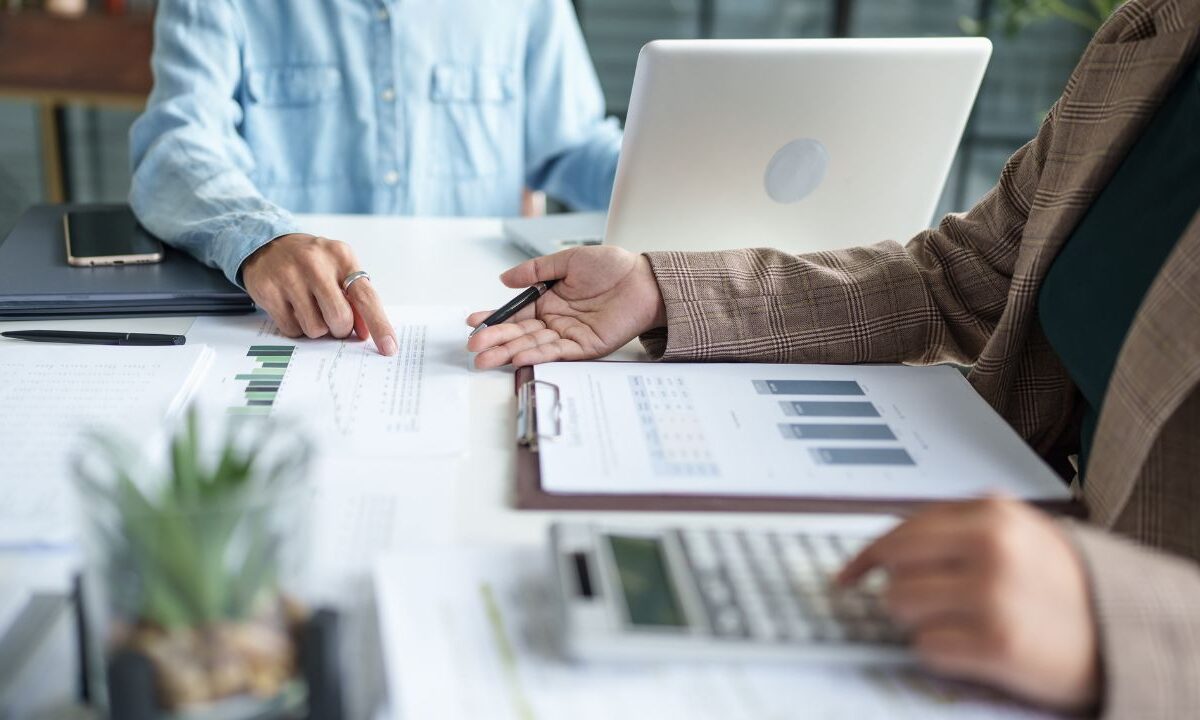 10 Ways CLM Reduces Costs and Accelerates Revenue